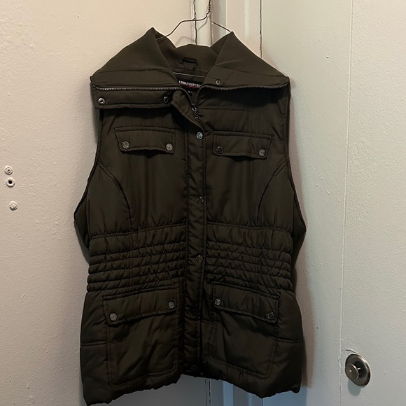 Urban Republic Dark Green Quilted Vest - Picture 1 of 2